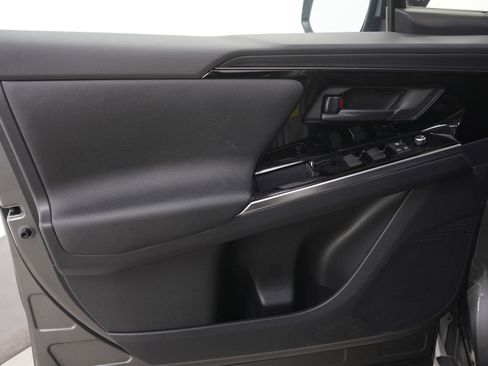 Used 2023 Toyota bZ4X XLE w/ Weather Package image 21