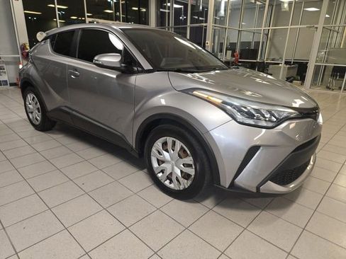 Used 2020 Toyota C-HR LE image 2