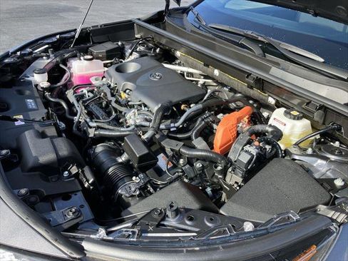 Certified 2025 Toyota RAV4 LE image 33