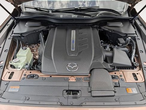 Certified 2025 MAZDA CX-70 Plug-In Hybrid w/ Premium Plus AWD/4WD image 18