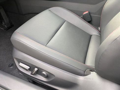 New 2026 Toyota Prius Plug-In Hybrid image 4