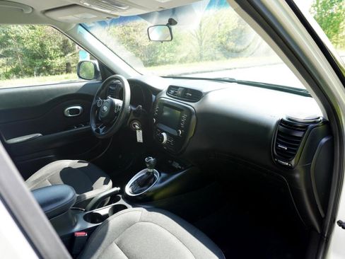 Used 2019 Kia Soul + image 21