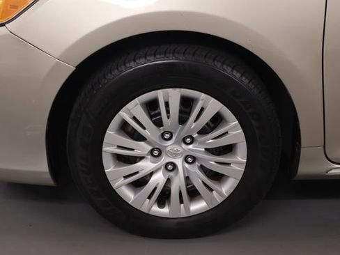 Used 2013 Toyota Camry LE FWD image 8