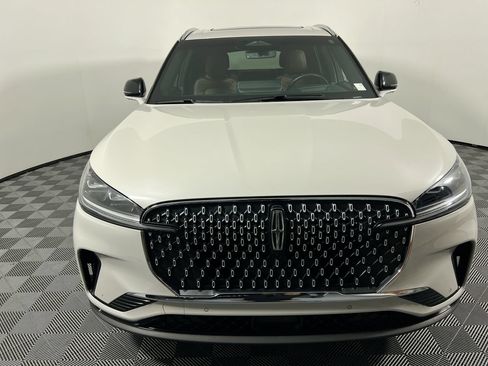 Used 2025 Lincoln Aviator Reserve w/ Luxury Package RWD image 8