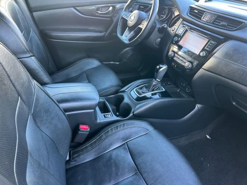 Used 2019 Nissan Rogue SL image 16