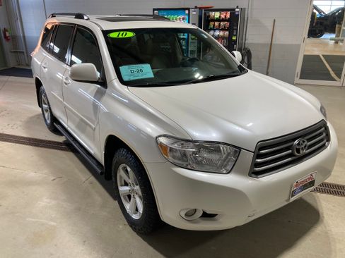 Used 2010 Toyota Highlander SE image 3