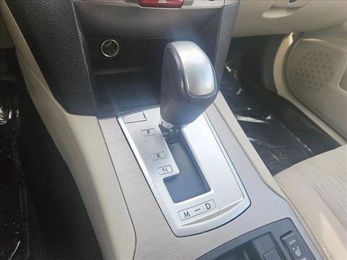 Used 2014 Subaru Outback 2.5i Premium w/ Accessory Value Package (OY1) image 12