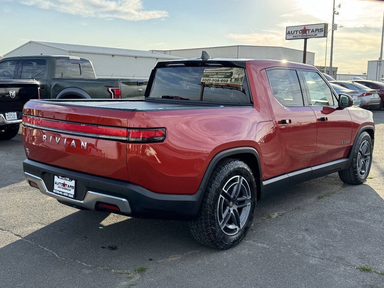 Used 2025 Rivian R1T Adventure Dual AWD/4WD image 4