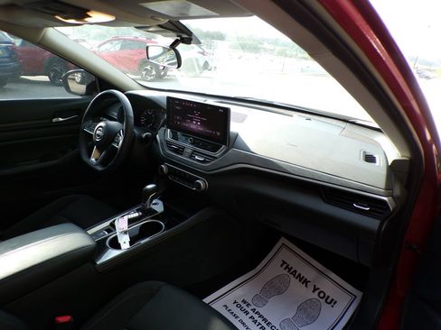 Used 2024 Nissan Altima 2.5 SV w/ SV Premium Package FWD image 13