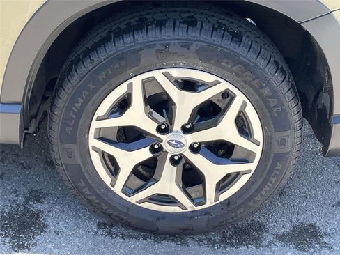 Certified 2023 Subaru Forester Premium AWD/4WD image 9