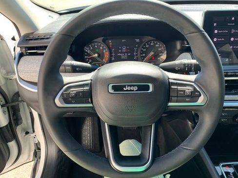 Used 2022 Jeep Compass Latitude image 21