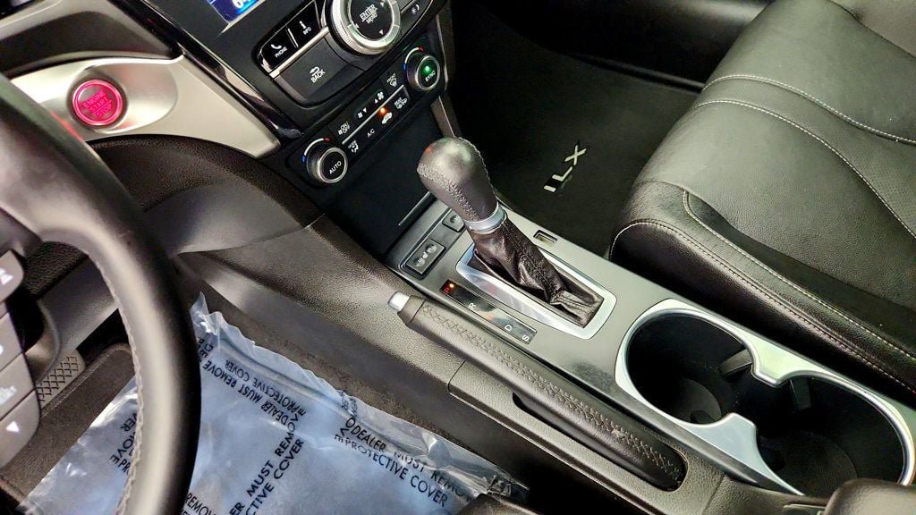 Used 2019 Acura ILX w/ Technology Package FWD image 17