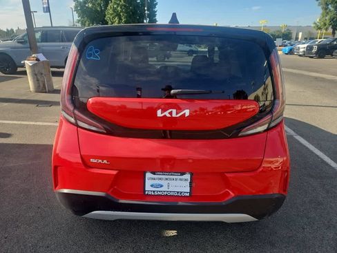 Used 2024 Kia Soul LX w/ Option Group 015 FWD image 7