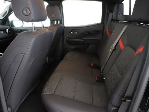 Used 2025 Chevrolet Colorado Z71 w/ Technology Package image 25