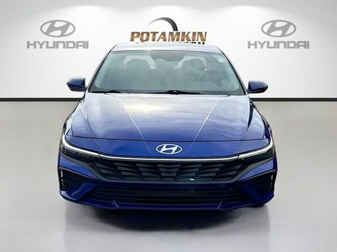 Used 2024 Hyundai Elantra SE FWD image 2