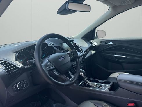 Used 2019 Ford Escape Titanium AWD/4WD image 9