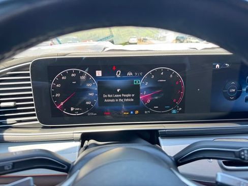 Used 2025 Mercedes-Benz GLS 450 4MATIC image 14