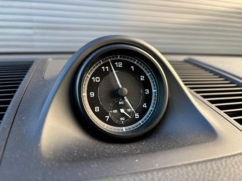 Certified 2025 Porsche Macan image 18