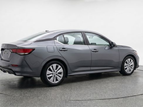 Used 2025 Nissan Sentra S FWD image 9