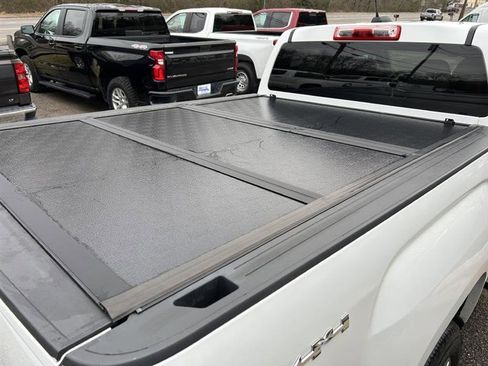 Used 2015 GMC Canyon SLT w/ Driver Alert Package image 6