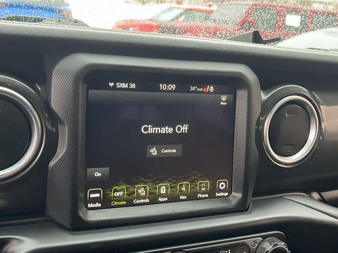 Used 2021 Jeep Wrangler Unlimited Sahara image 16