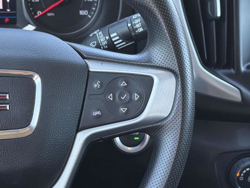 Used 2024 GMC Terrain SLE image 10