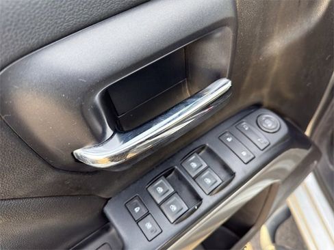 Used 2018 Chevrolet Silverado 1500 LT w/ All Star Edition image 12