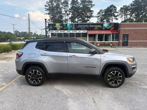 Used 2020 Jeep Compass Trailhawk AWD/4WD image 4