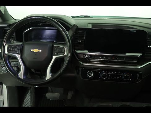 Used 2024 Chevrolet Silverado 1500 LT AWD/4WD image 16