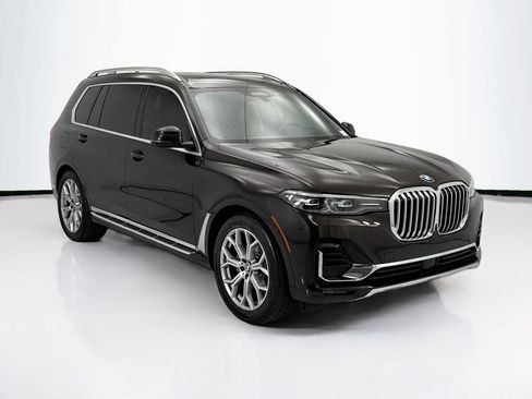 Used 2022 BMW X7 xDrive40i w/ Executive Package AWD/4WD image 3