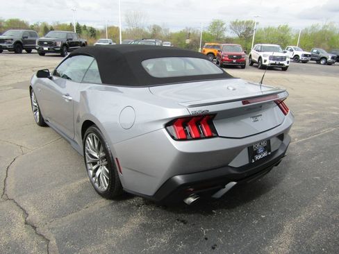 Used 2025 Ford Mustang GT Premium RWD image 5