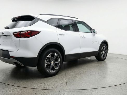 Used 2025 Chevrolet Blazer LT image 9