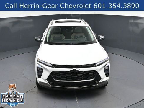 Used 2025 Chevrolet Trax ACTIV w/ Sunroof Package FWD image 36