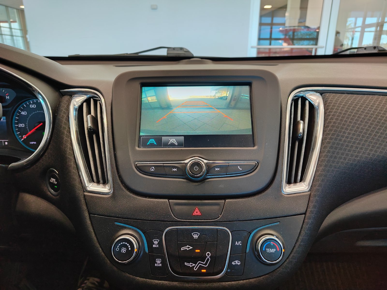 Used 2017 Chevrolet Malibu LT FWD image 14