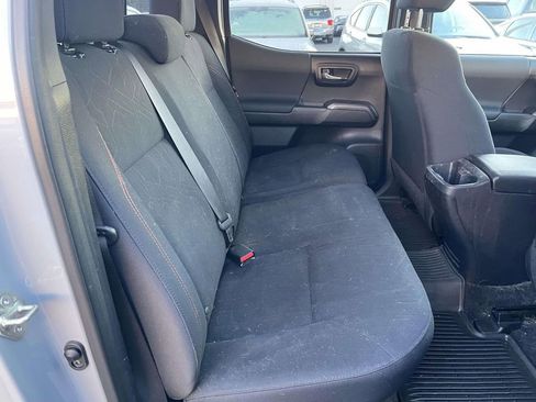 Used 2020 Toyota Tacoma TRD Sport image 45