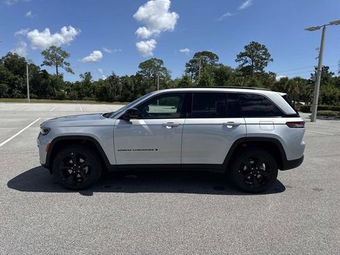 New 2026 Jeep Grand Cherokee Limited w/ Limited Altitude Package RWD image 6