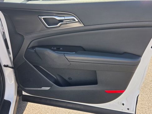 Used 2023 Kia Sportage EX image 28