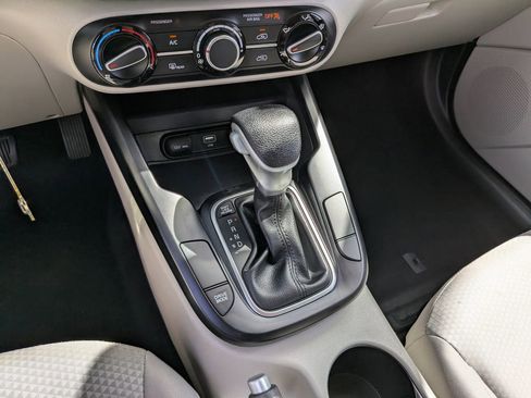 Certified 2025 Kia Soul LX w/ LX Technology Package FWD image 24