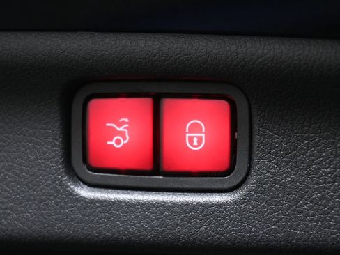 Used 2022 Mercedes-Benz C 300 4MATIC Sedan image 37