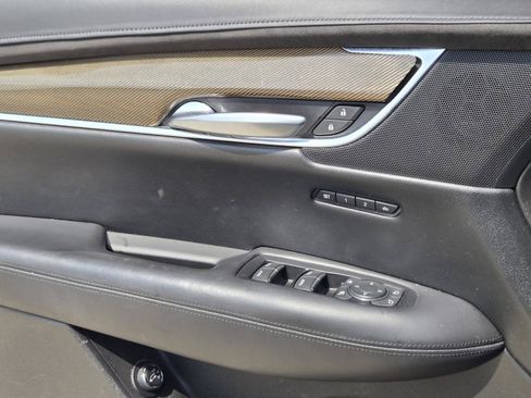 Used 2017 Cadillac XT5 Platinum w/ Driver Assist Package AWD/4WD image 22