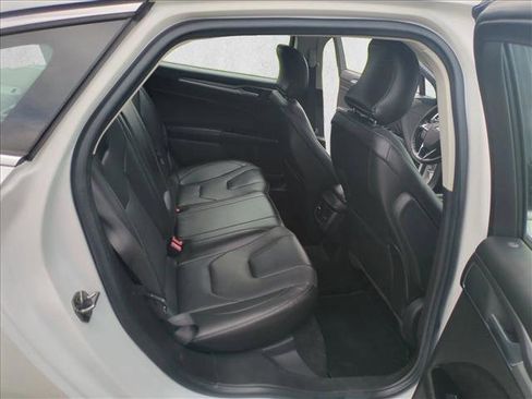 Used 2016 Ford Fusion Titanium FWD image 21