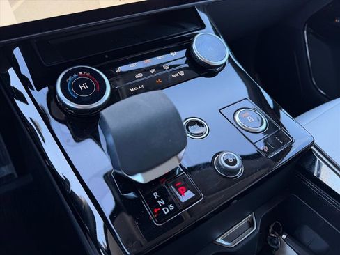 Used 2023 Land Rover Range Rover Sport SE image 30