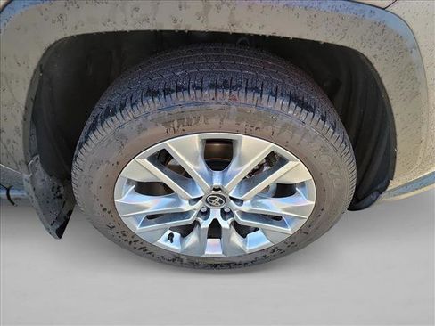 Used 2025 Toyota RAV4 Limited FWD image 10