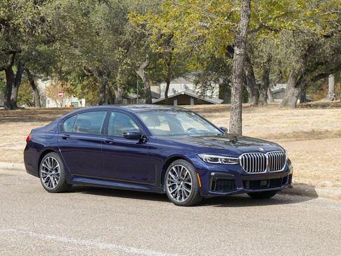 Used 2020 BMW 750i xDrive image 4