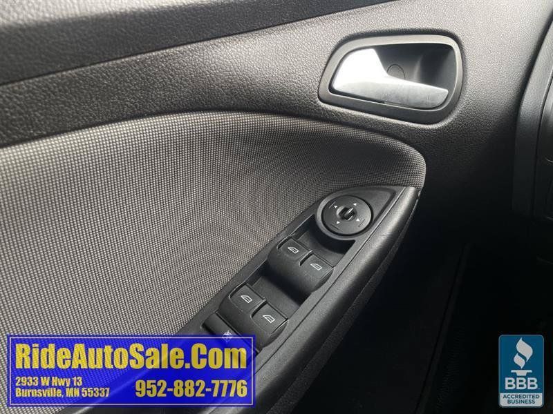 Used 2013 Ford Focus SE w/ SE Winter Pkg FWD image 35