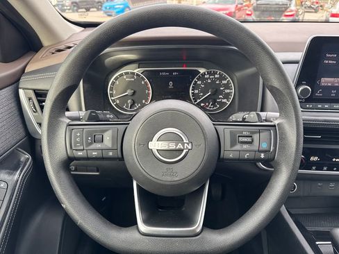 Used 2023 Nissan Rogue SV image 14