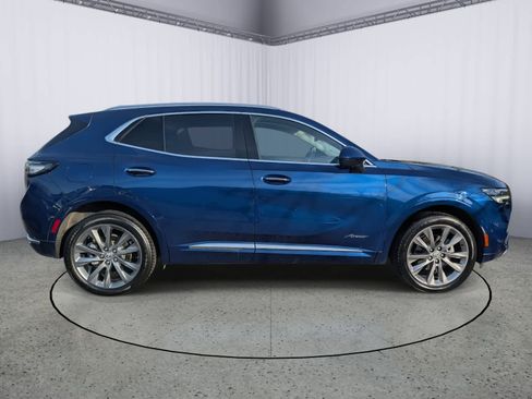 Certified 2022 Buick Envision Avenir w/ Technology Package II image 2