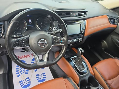 Used 2018 Nissan Rogue SL w/ Premium Package AWD/4WD image 13