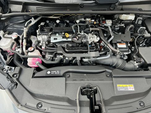 Used 2024 Toyota Prius LE FWD image 10