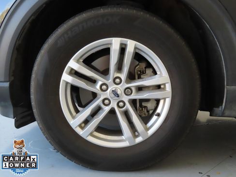 Used 2022 Ford Explorer XLT image 26